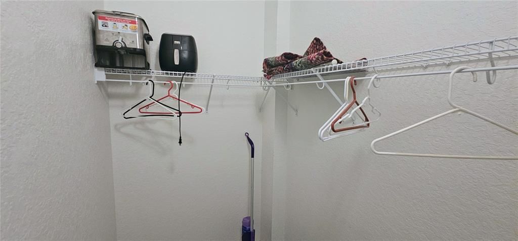 For Rent: $2,900 (3 beds, 2 baths, 2288 Square Feet)