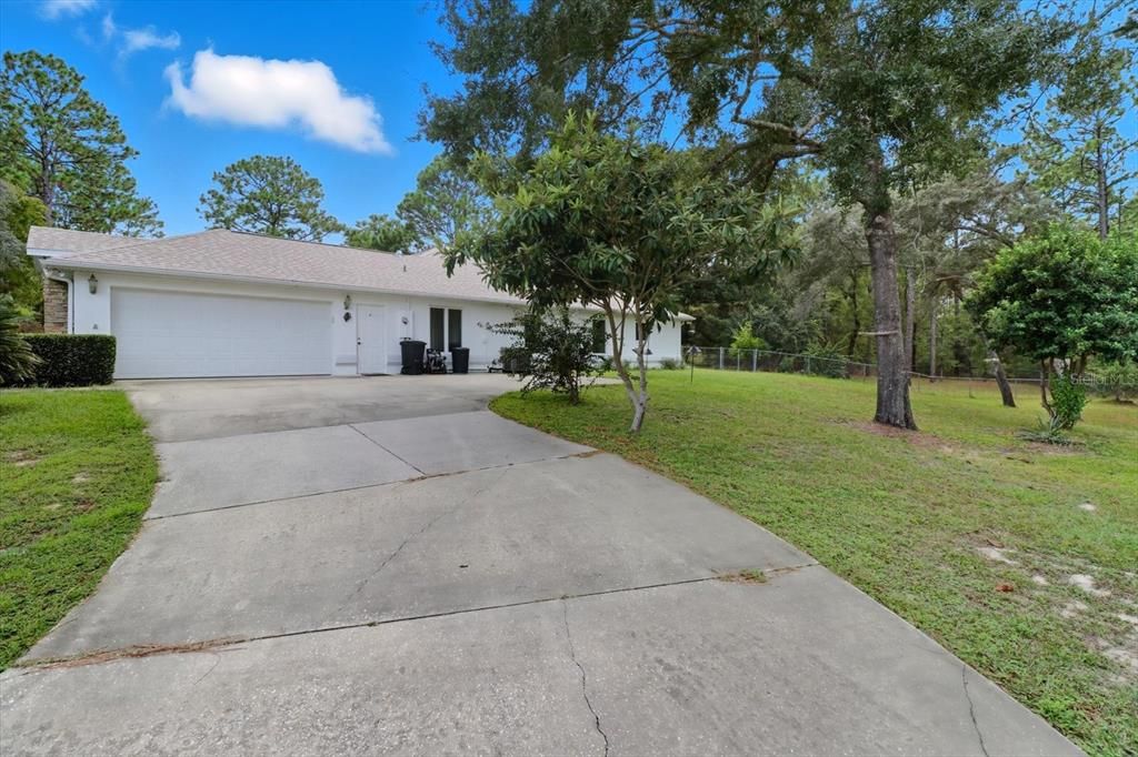Activo con contrato: $419,900 (3 camas, 3 baños, 2079 Pies cuadrados)