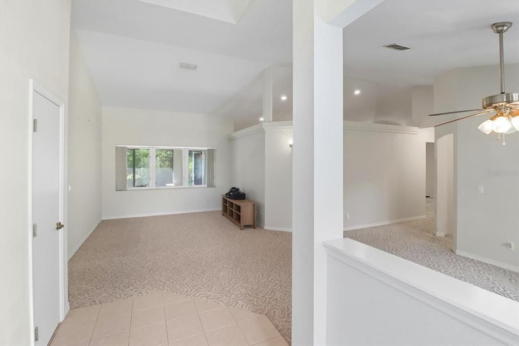 Activo con contrato: $419,900 (3 camas, 3 baños, 2079 Pies cuadrados)