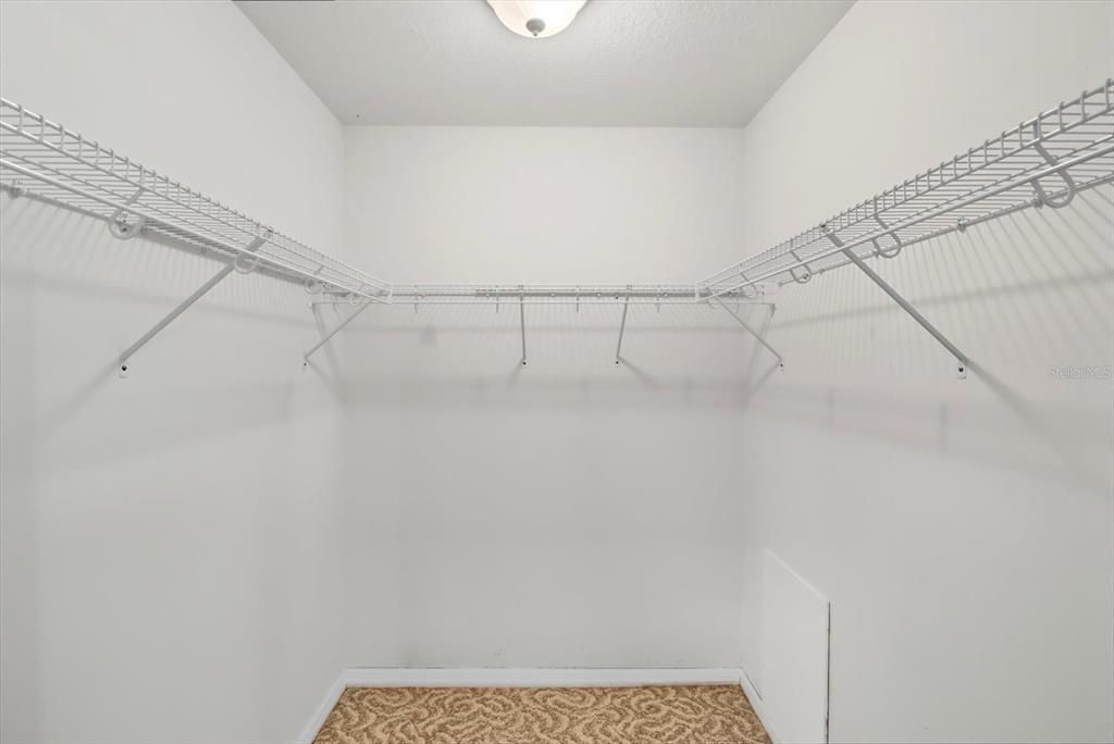 Activo con contrato: $419,900 (3 camas, 3 baños, 2079 Pies cuadrados)