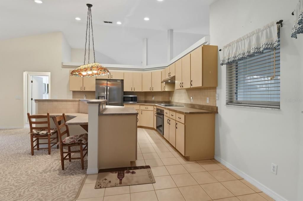 Activo con contrato: $419,900 (3 camas, 3 baños, 2079 Pies cuadrados)