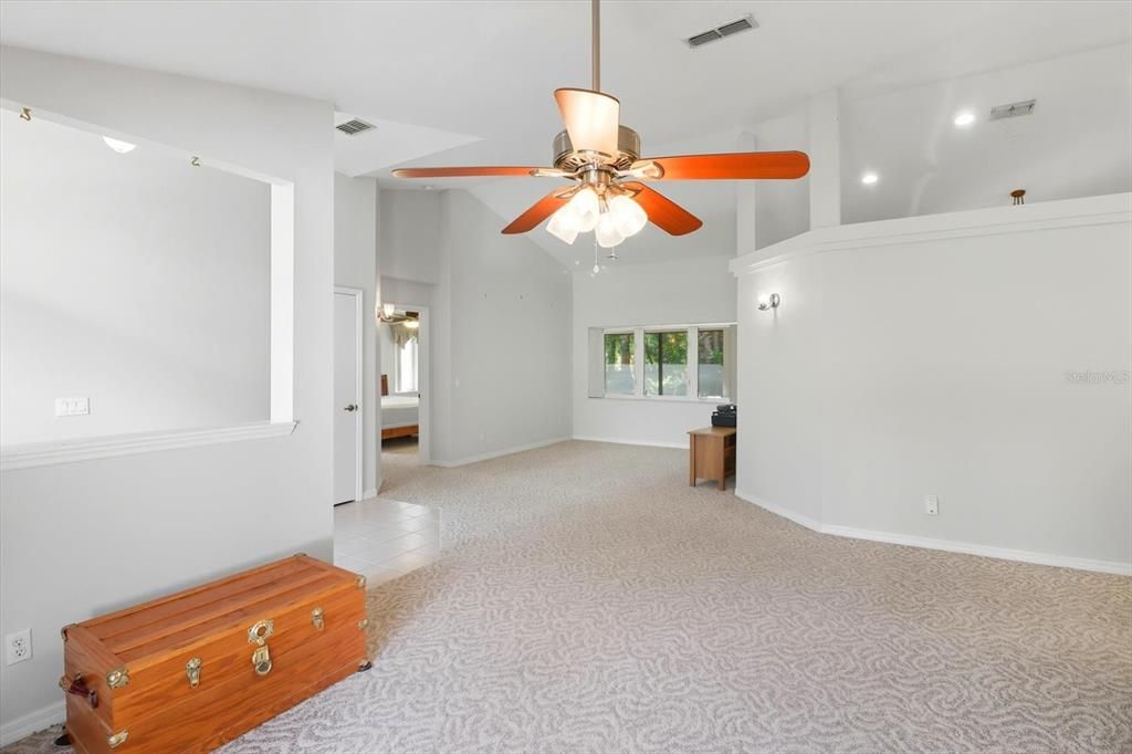 Activo con contrato: $419,900 (3 camas, 3 baños, 2079 Pies cuadrados)