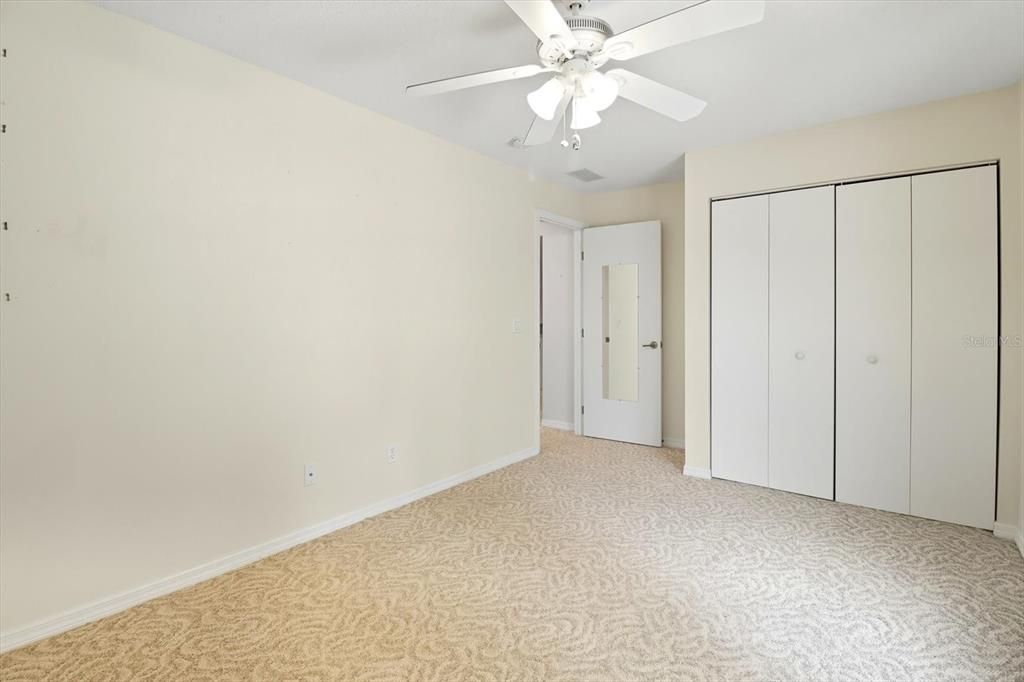 Activo con contrato: $419,900 (3 camas, 3 baños, 2079 Pies cuadrados)