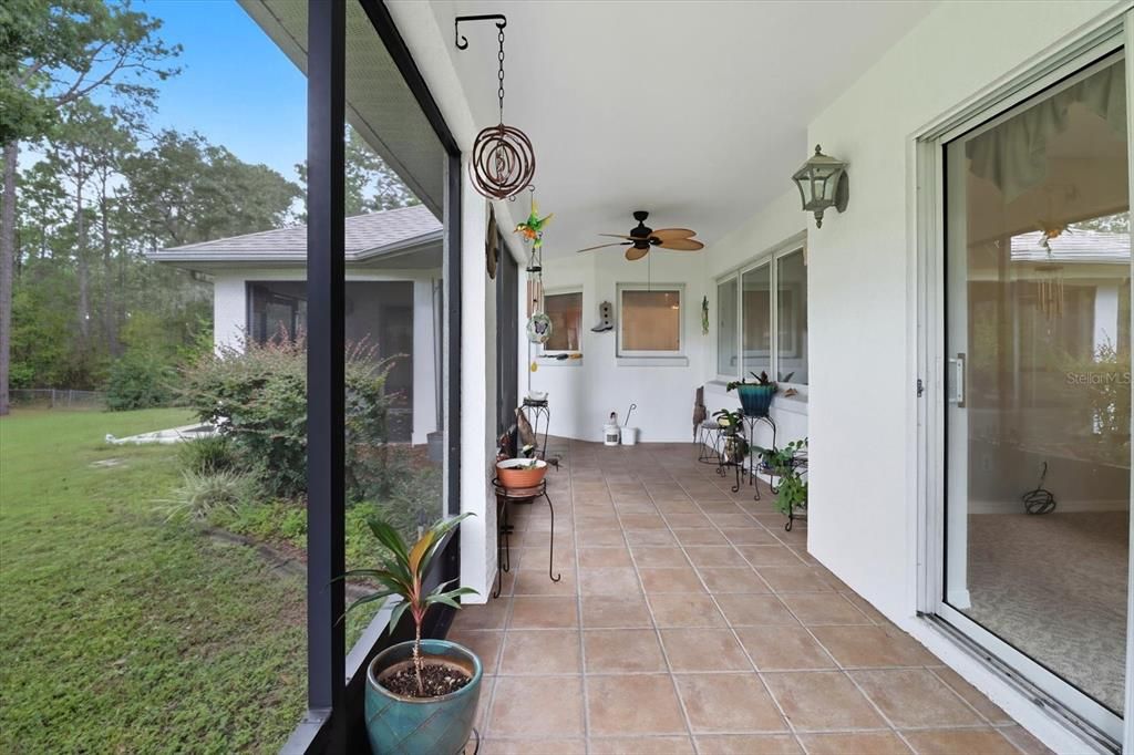 Activo con contrato: $419,900 (3 camas, 3 baños, 2079 Pies cuadrados)