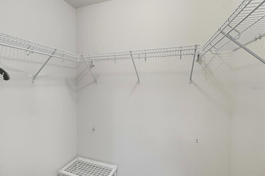 Activo con contrato: $419,900 (3 camas, 3 baños, 2079 Pies cuadrados)