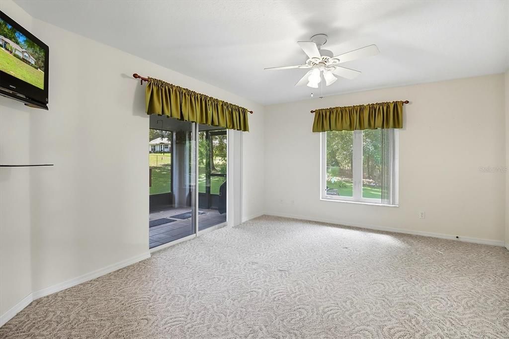 Activo con contrato: $419,900 (3 camas, 3 baños, 2079 Pies cuadrados)