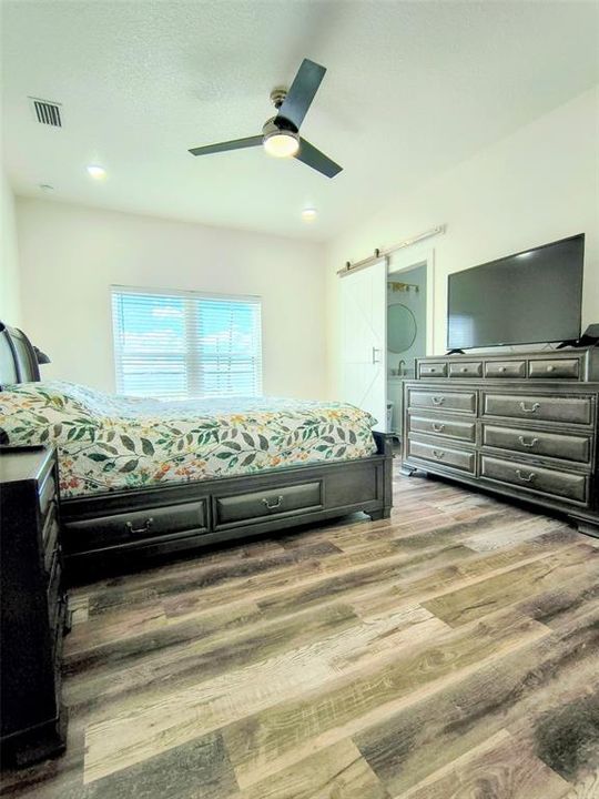 На продажу: $710,000 (3 спален, 2 ванн, 2605 Квадратных фут)