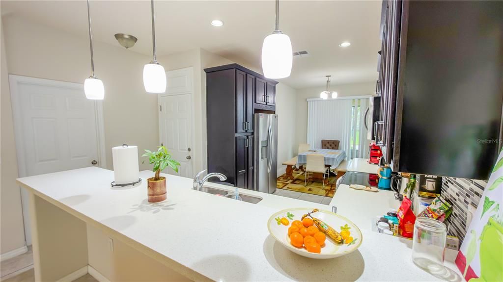 En Venta: $324,900 (3 camas, 2 baños, 1690 Pies cuadrados)