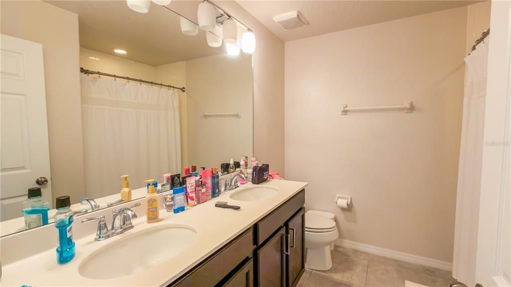 En Venta: $324,900 (3 camas, 2 baños, 1690 Pies cuadrados)