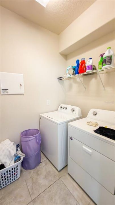 En Venta: $324,900 (3 camas, 2 baños, 1690 Pies cuadrados)