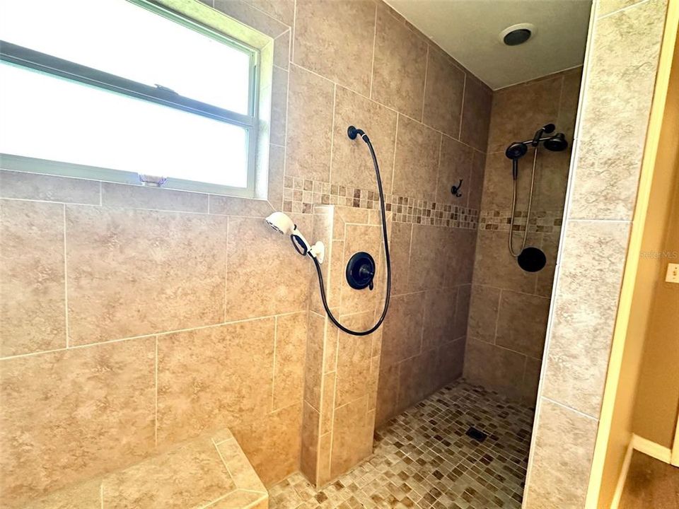 For Sale: $524,900 (4 beds, 3 baths, 2209 Square Feet)