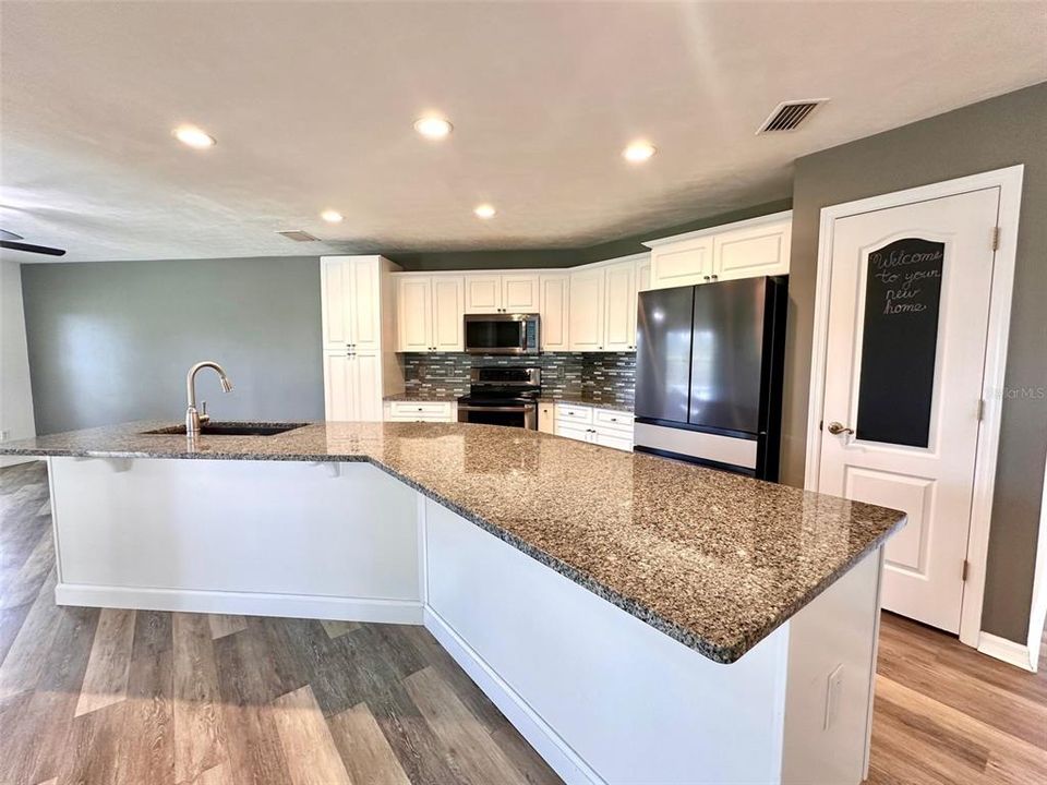 For Sale: $524,900 (4 beds, 3 baths, 2209 Square Feet)