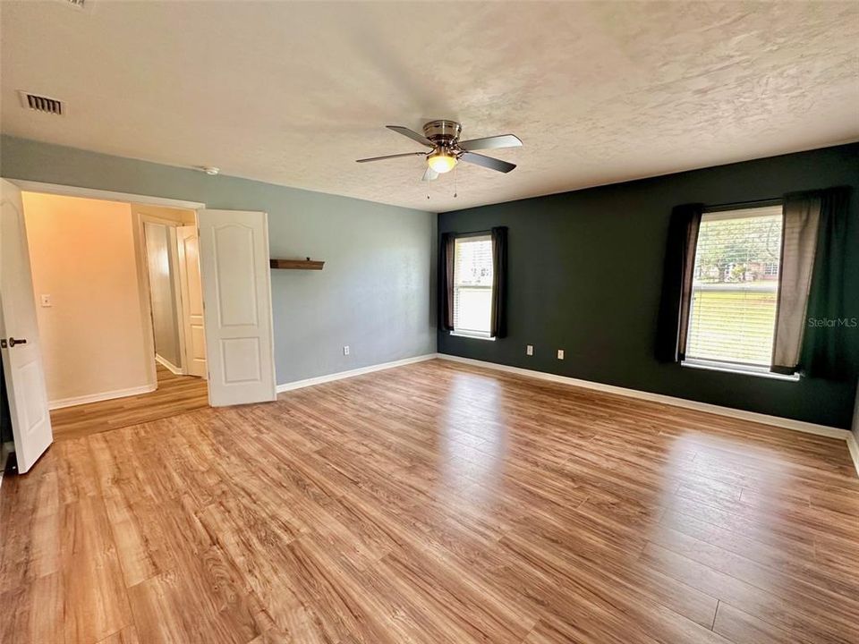 For Sale: $524,900 (4 beds, 3 baths, 2209 Square Feet)