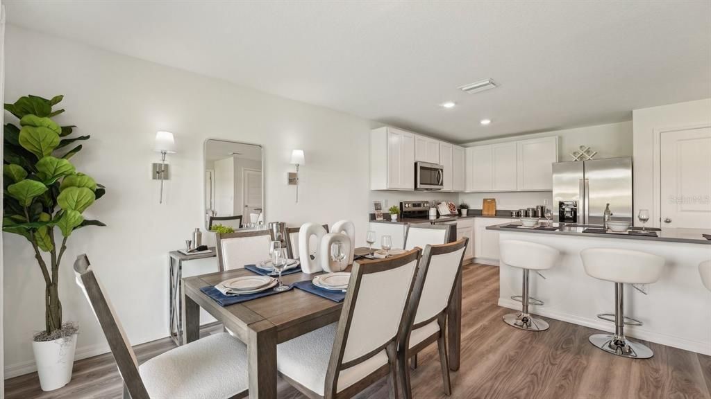 Activo con contrato: $272,990 (4 camas, 2 baños, 1498 Pies cuadrados)