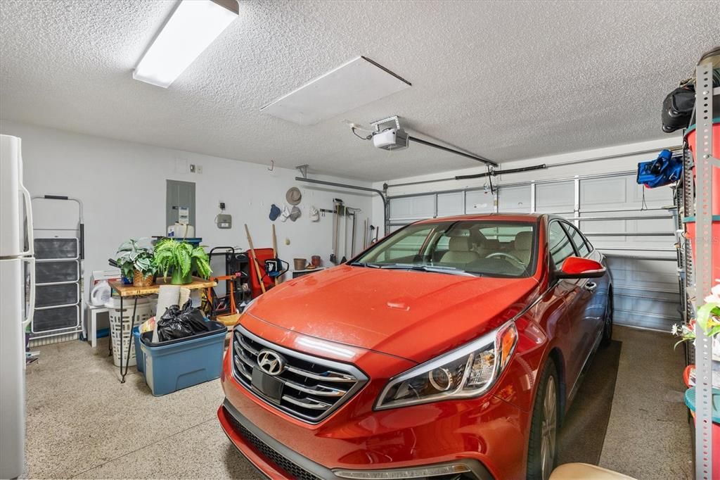 合同活跃: $335,000 (3 贝兹, 2 浴室, 1392 平方英尺)