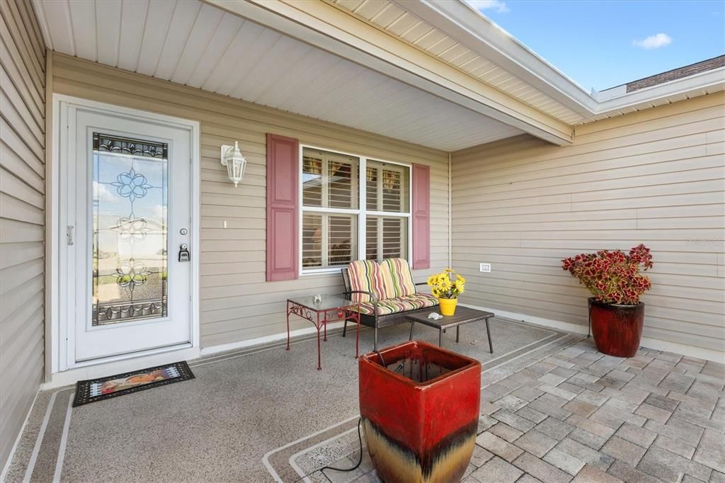 合同活跃: $335,000 (3 贝兹, 2 浴室, 1392 平方英尺)