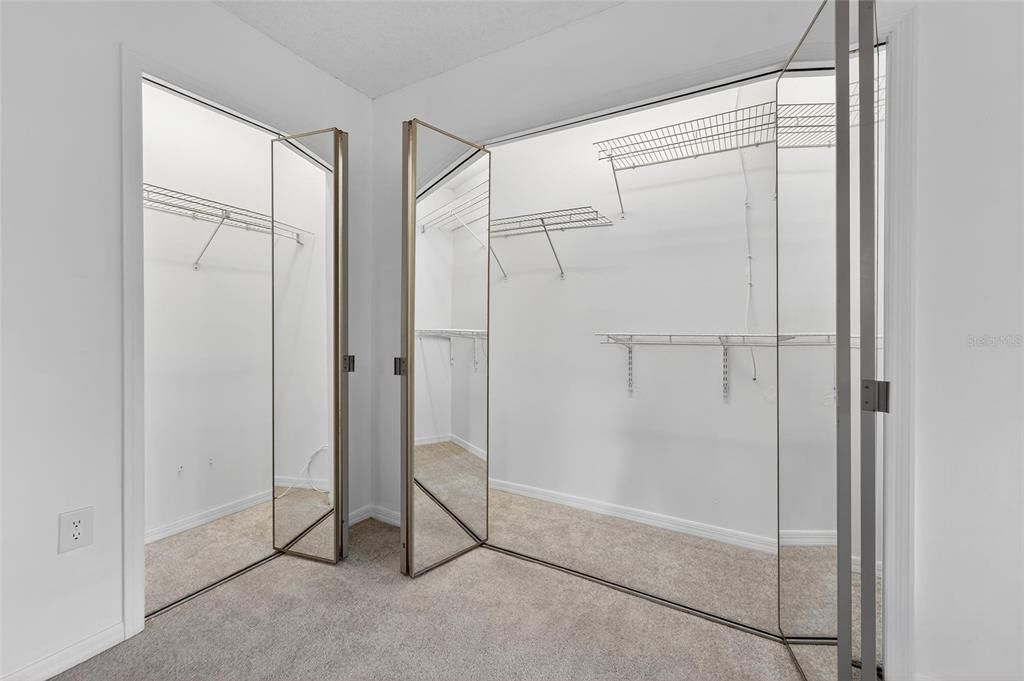 Activo con contrato: $630,000 (4 camas, 3 baños, 2240 Pies cuadrados)