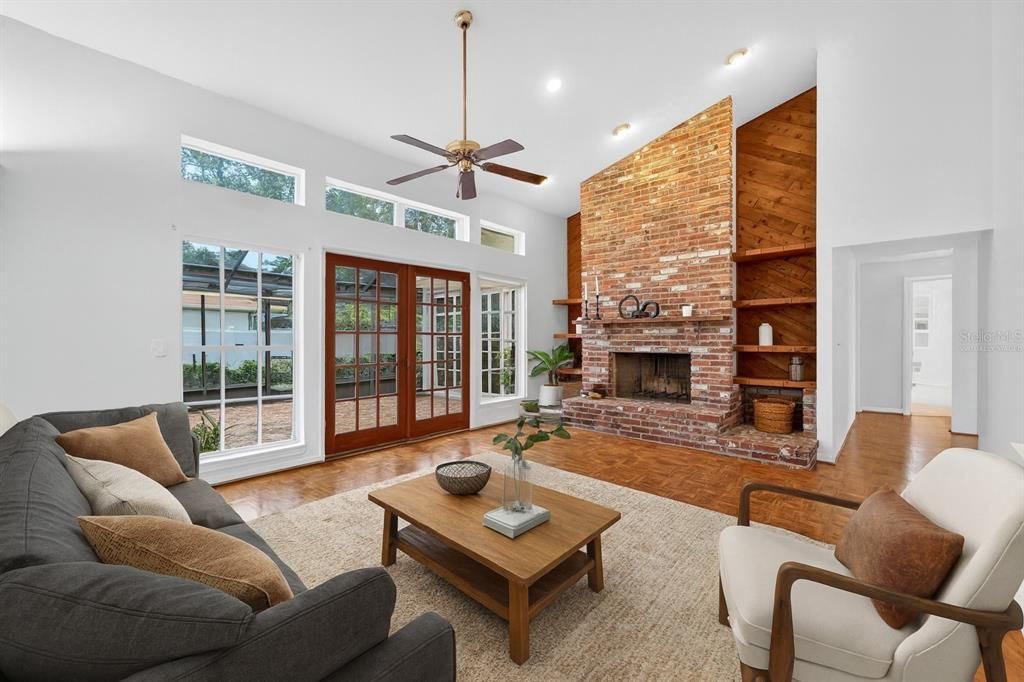 Activo con contrato: $630,000 (4 camas, 3 baños, 2240 Pies cuadrados)