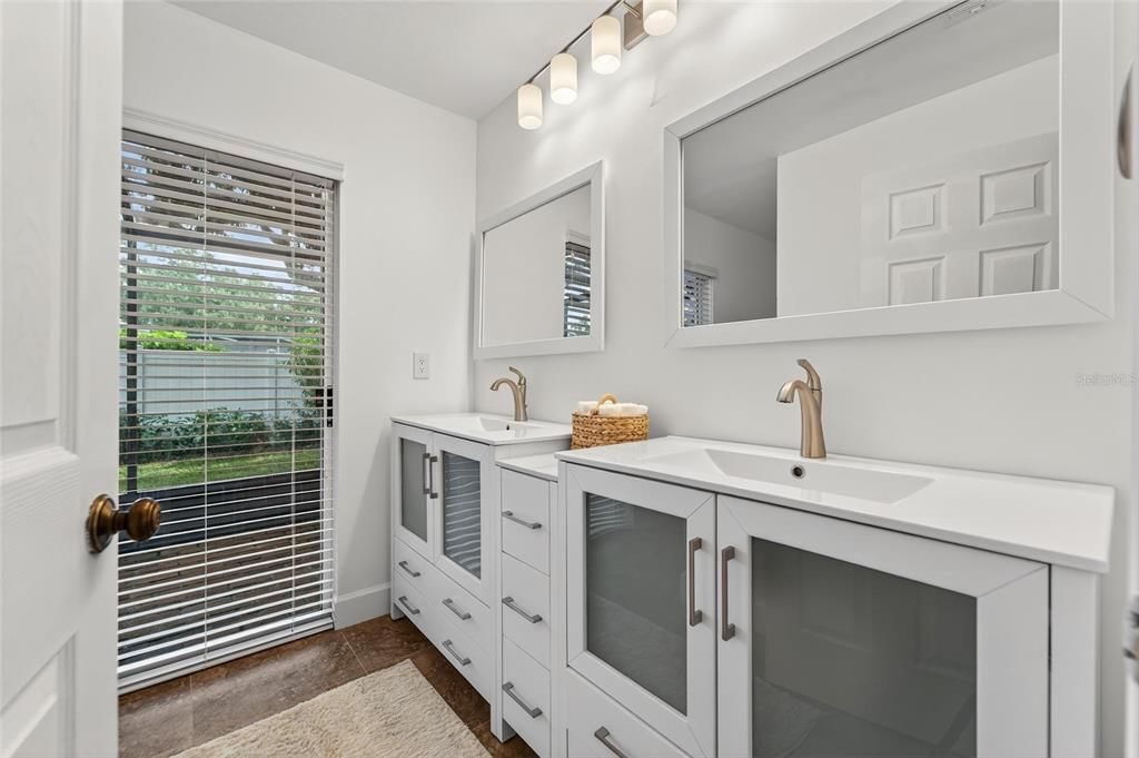 Activo con contrato: $630,000 (4 camas, 3 baños, 2240 Pies cuadrados)