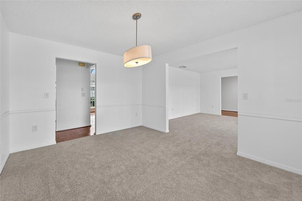 Activo con contrato: $630,000 (4 camas, 3 baños, 2240 Pies cuadrados)