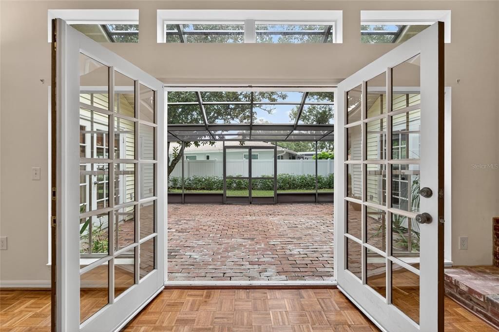 Activo con contrato: $630,000 (4 camas, 3 baños, 2240 Pies cuadrados)