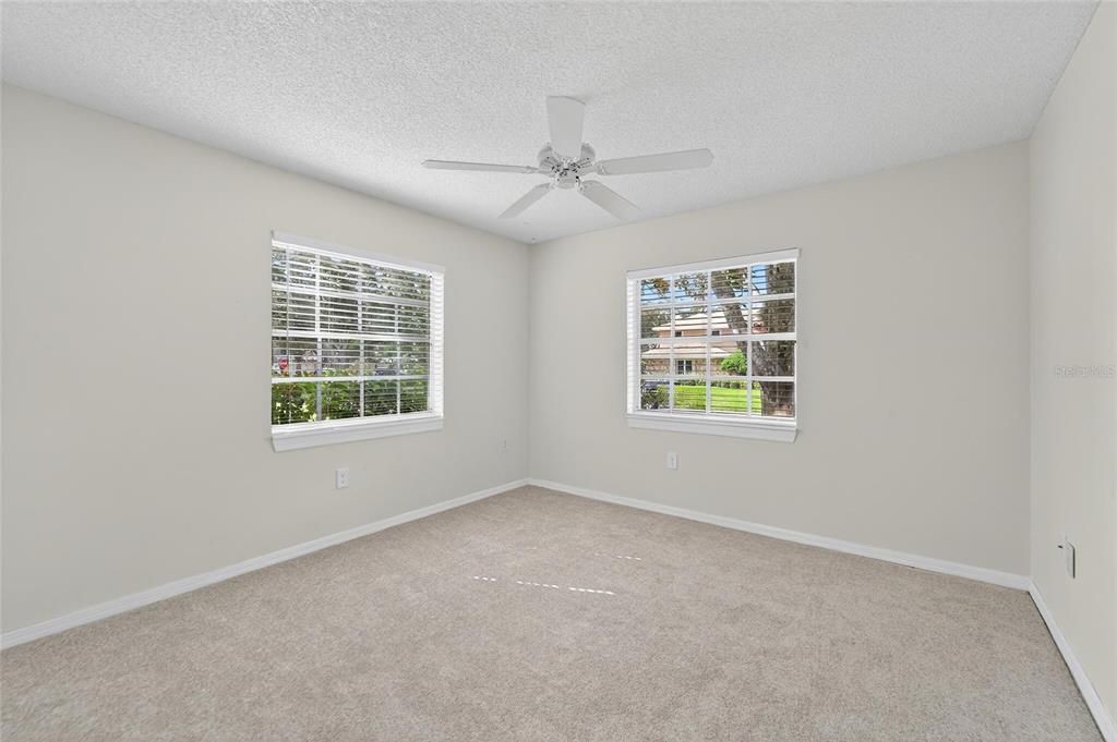 Activo con contrato: $630,000 (4 camas, 3 baños, 2240 Pies cuadrados)