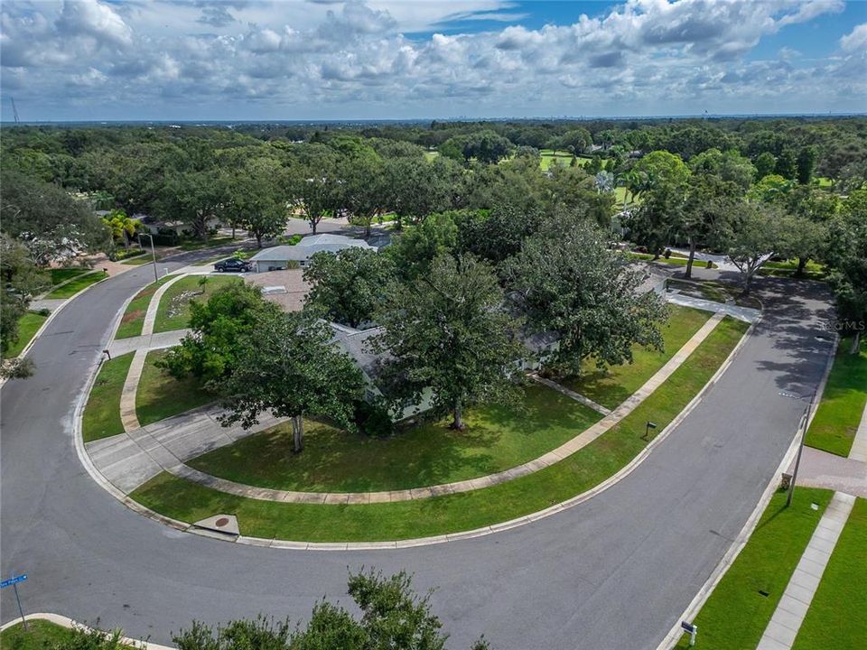 Activo con contrato: $630,000 (4 camas, 3 baños, 2240 Pies cuadrados)