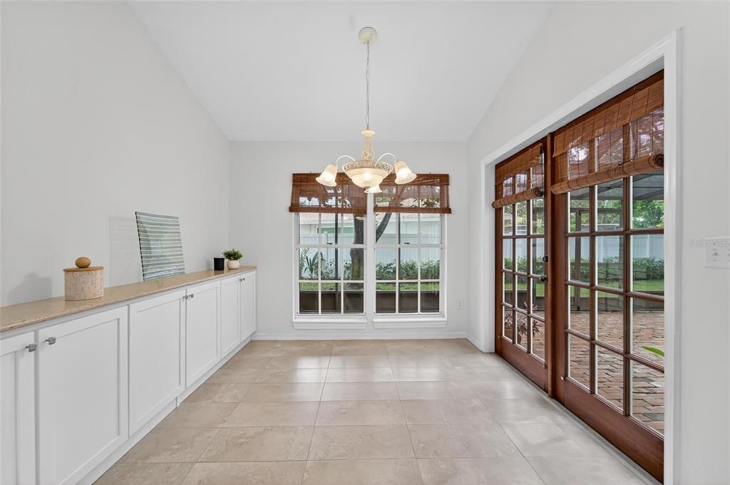 Activo con contrato: $630,000 (4 camas, 3 baños, 2240 Pies cuadrados)