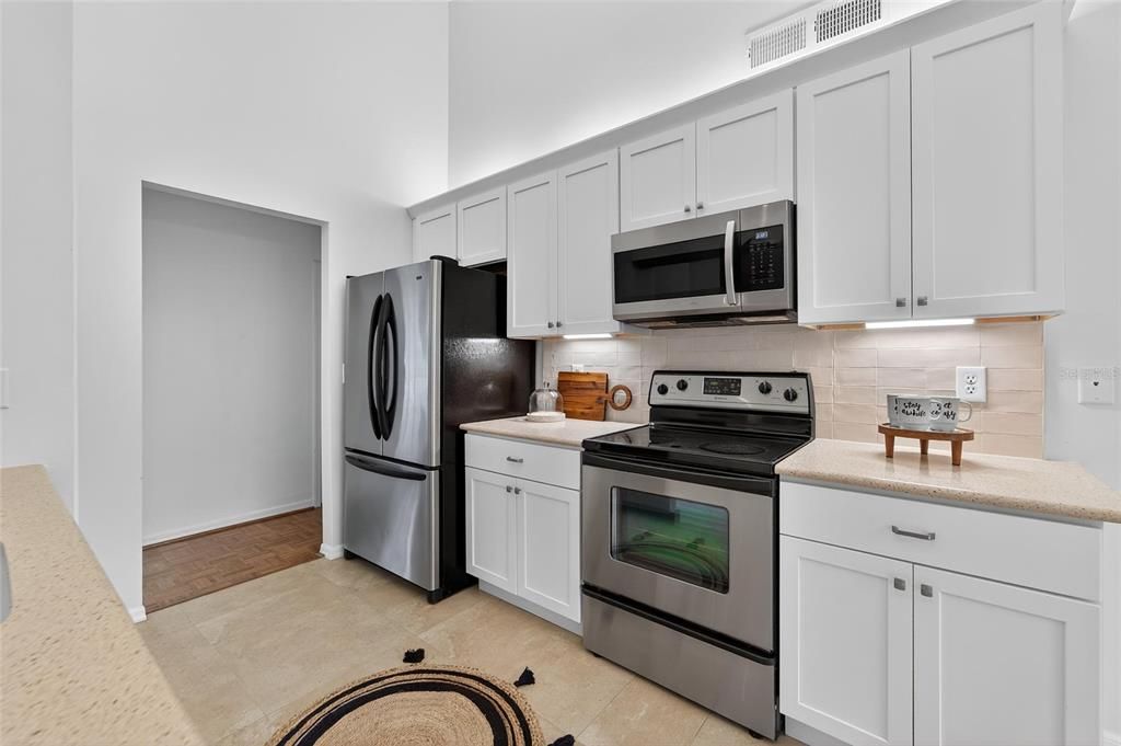 Activo con contrato: $630,000 (4 camas, 3 baños, 2240 Pies cuadrados)