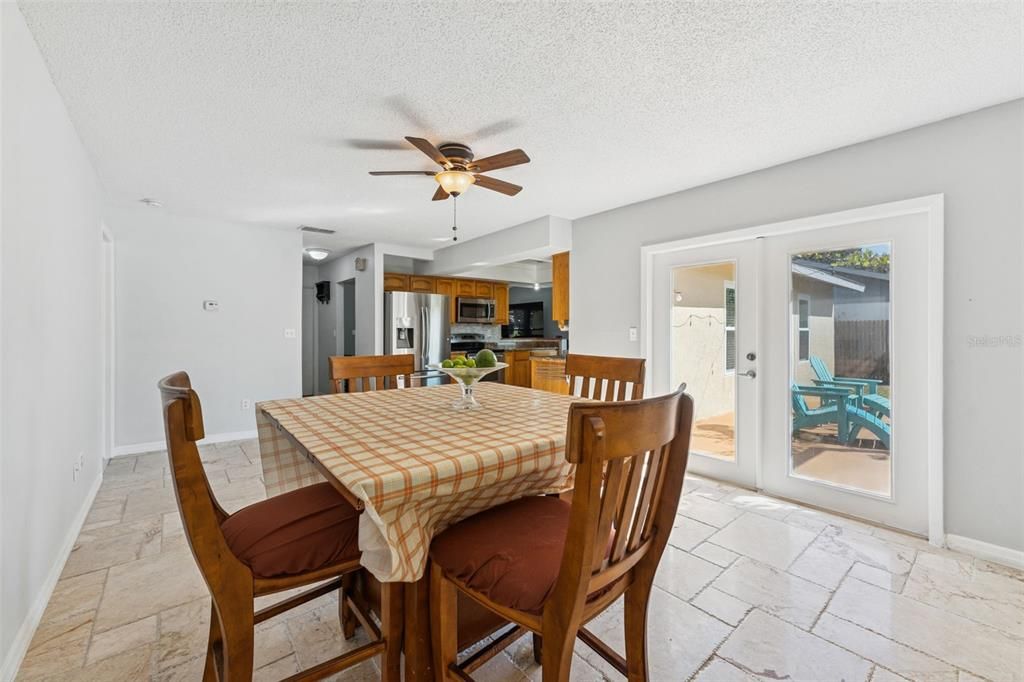 Active With Contract: $442,000 (3 beds, 2 baths, 1688 Square Feet)