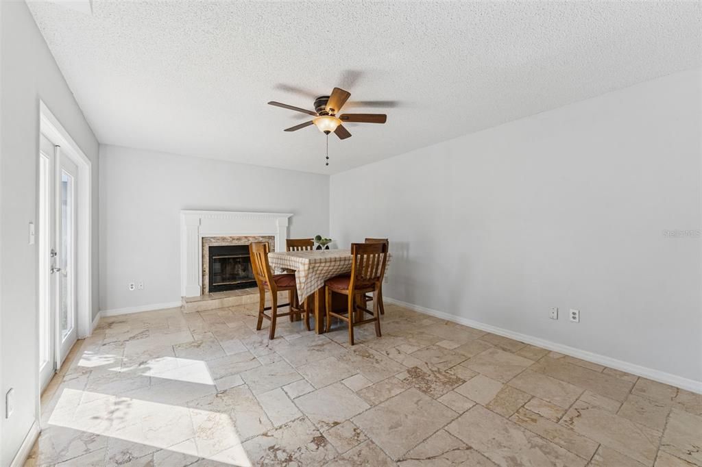 Active With Contract: $442,000 (3 beds, 2 baths, 1688 Square Feet)