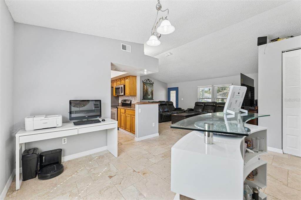 Active With Contract: $442,000 (3 beds, 2 baths, 1688 Square Feet)