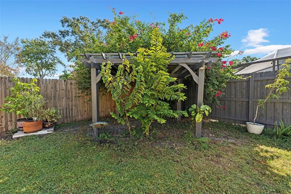 Active With Contract: $442,000 (3 beds, 2 baths, 1688 Square Feet)