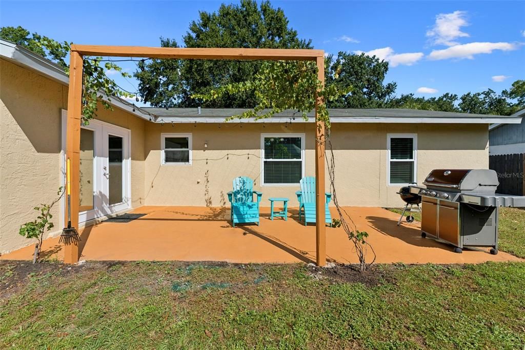 Active With Contract: $442,000 (3 beds, 2 baths, 1688 Square Feet)