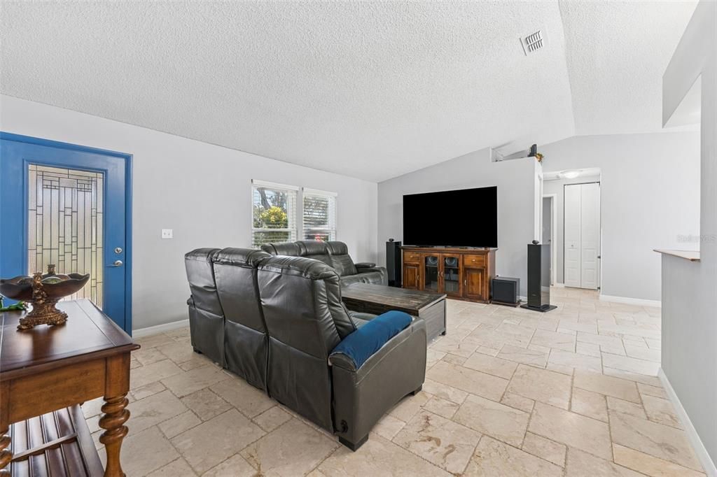 Active With Contract: $442,000 (3 beds, 2 baths, 1688 Square Feet)