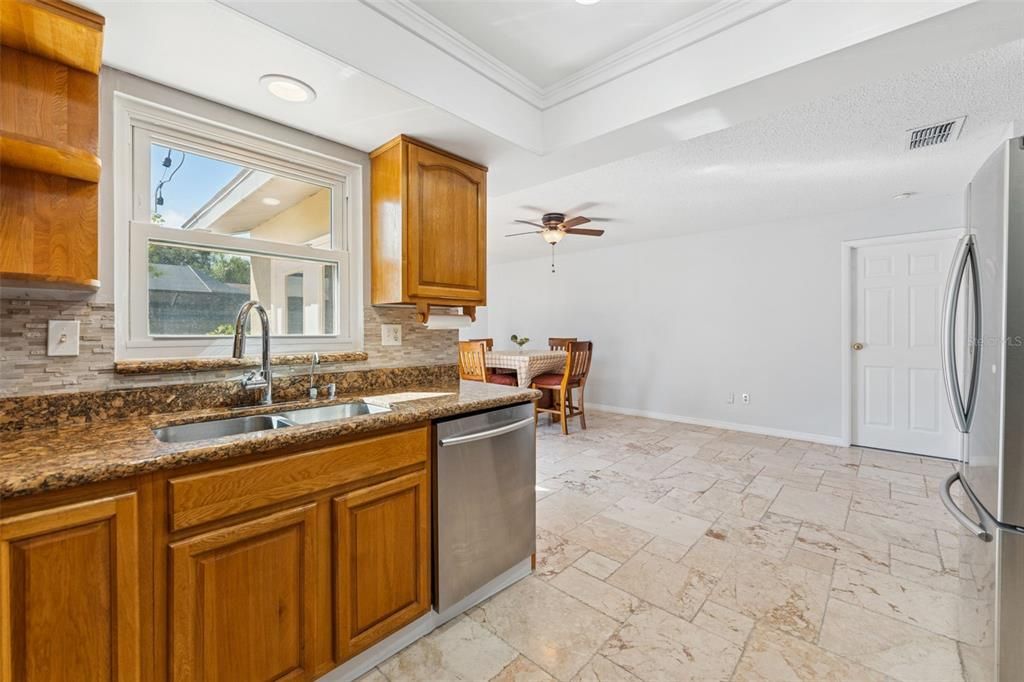 Active With Contract: $442,000 (3 beds, 2 baths, 1688 Square Feet)