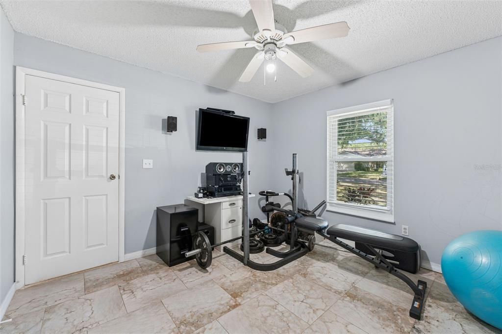 Active With Contract: $442,000 (3 beds, 2 baths, 1688 Square Feet)