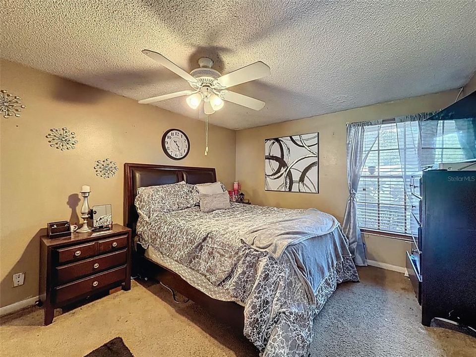 Active With Contract: $315,000 (4 beds, 2 baths, 1088 Square Feet)