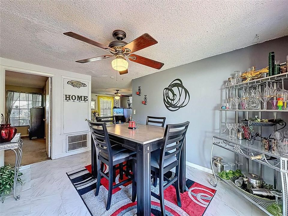 Active With Contract: $315,000 (4 beds, 2 baths, 1088 Square Feet)