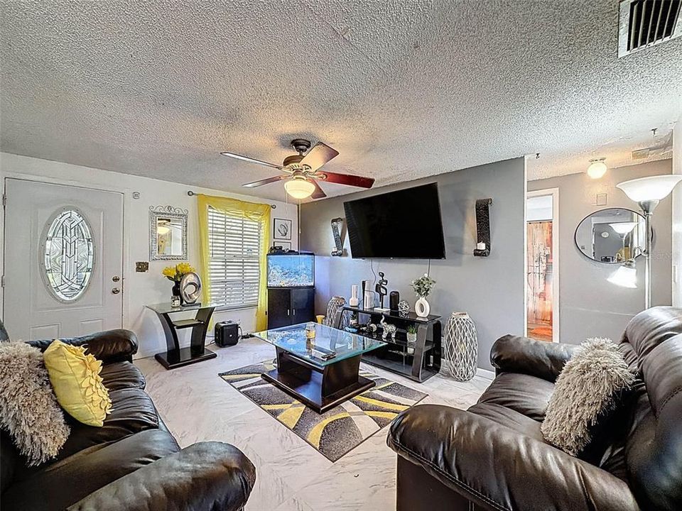 Active With Contract: $315,000 (4 beds, 2 baths, 1088 Square Feet)