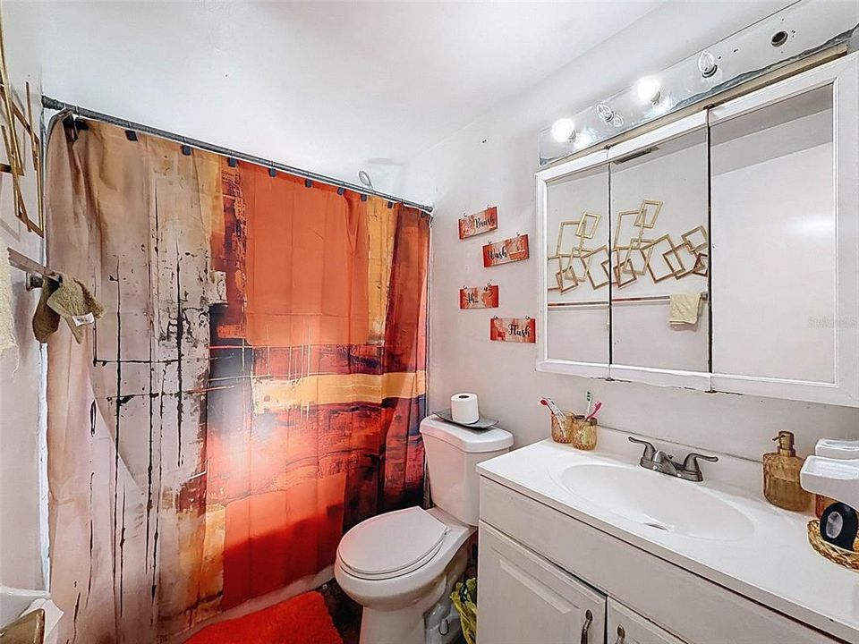 Active With Contract: $315,000 (4 beds, 2 baths, 1088 Square Feet)