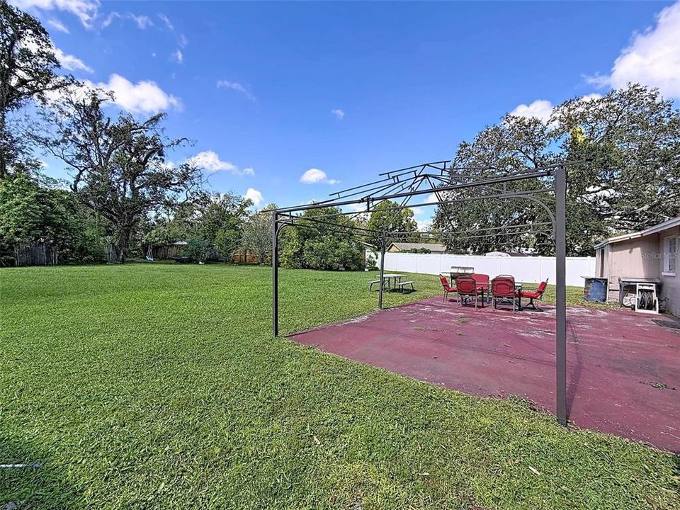 Active With Contract: $315,000 (4 beds, 2 baths, 1088 Square Feet)