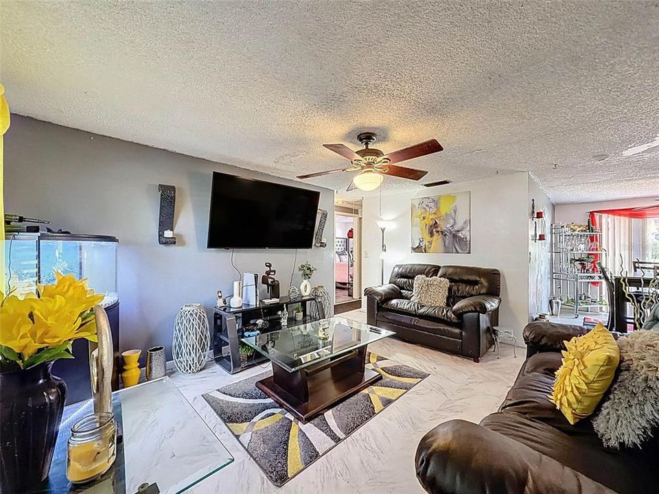 Active With Contract: $315,000 (4 beds, 2 baths, 1088 Square Feet)