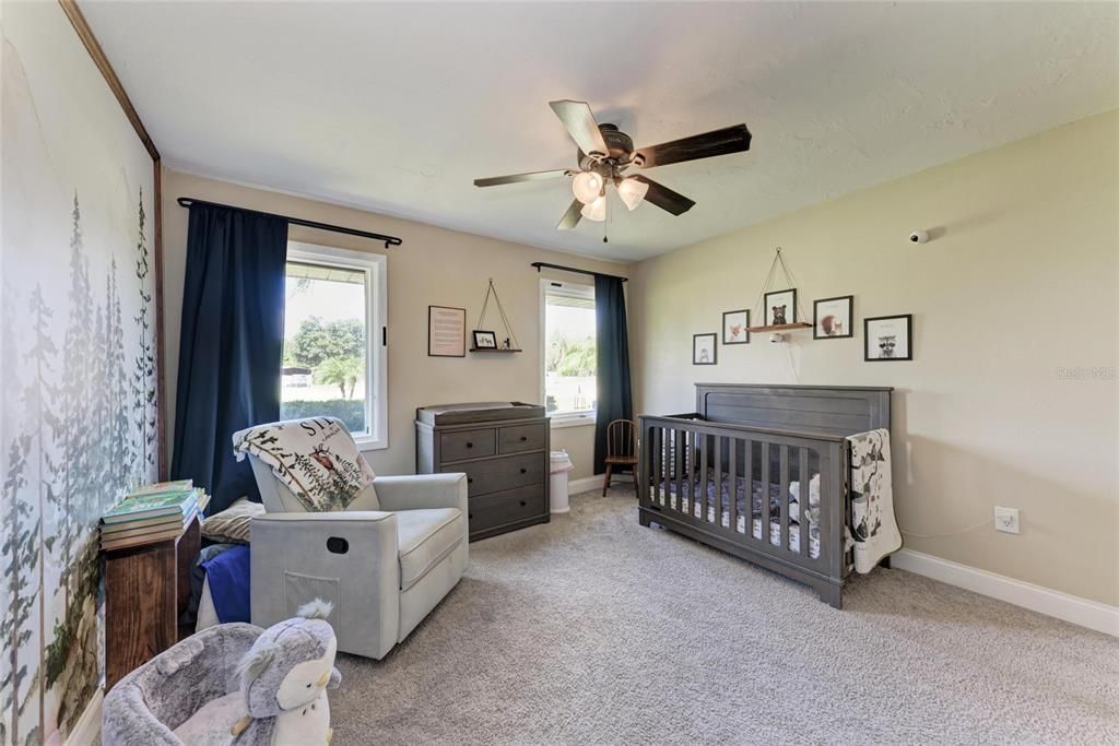 合同活跃: $799,000 (3 贝兹, 2 浴室, 1877 平方英尺)