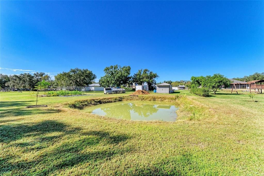 合同活跃: $799,000 (3 贝兹, 2 浴室, 1877 平方英尺)