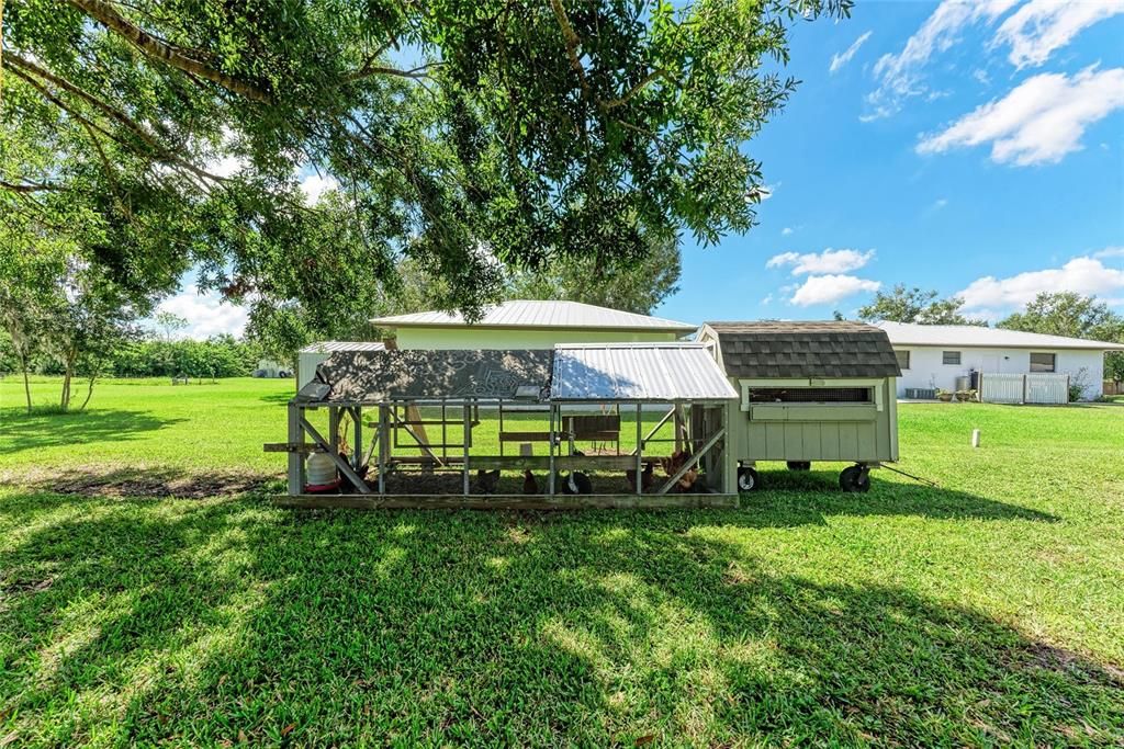 合同活跃: $799,000 (3 贝兹, 2 浴室, 1877 平方英尺)