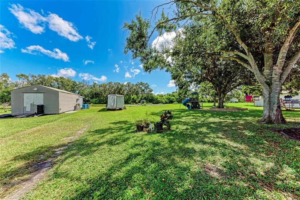 合同活跃: $799,000 (3 贝兹, 2 浴室, 1877 平方英尺)