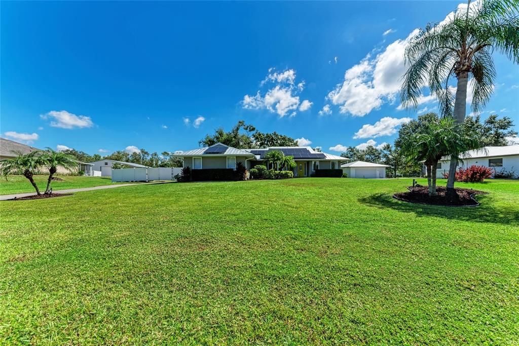 合同活跃: $799,000 (3 贝兹, 2 浴室, 1877 平方英尺)