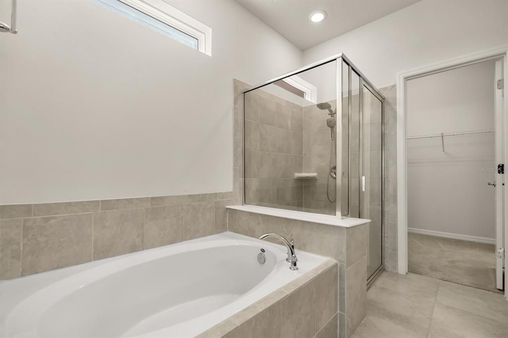 Под контрактом: $565,000 (5 спален, 5 ванн, 2621 Квадратных фут)