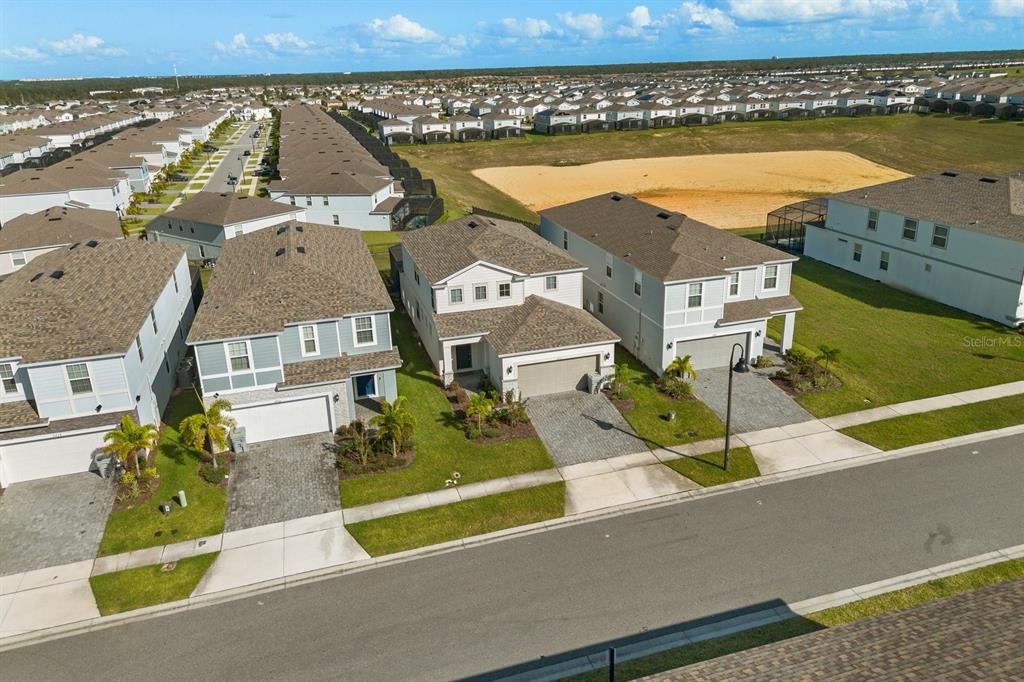 Под контрактом: $565,000 (5 спален, 5 ванн, 2621 Квадратных фут)